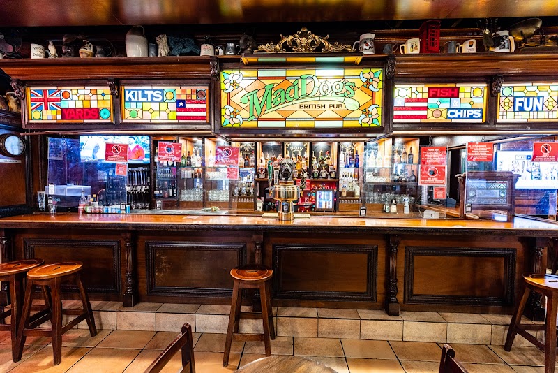 Mad Dogs British Pub (River Walk)