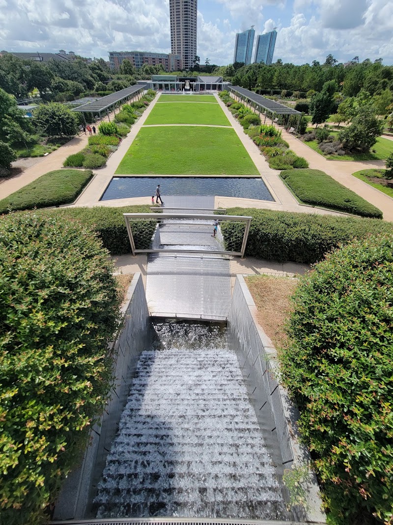 McGovern Centennial Gardens - Photo 2