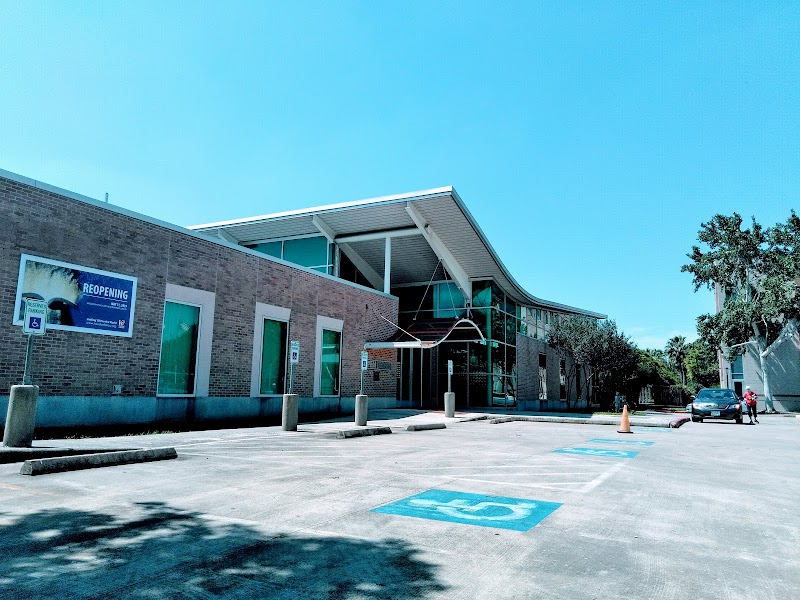 McGovern-Stella Link Neighborhood Library - Photo 10