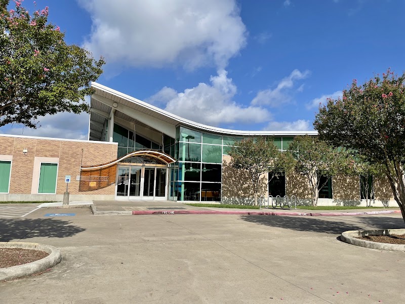 McGovern-Stella Link Neighborhood Library - Photo 2