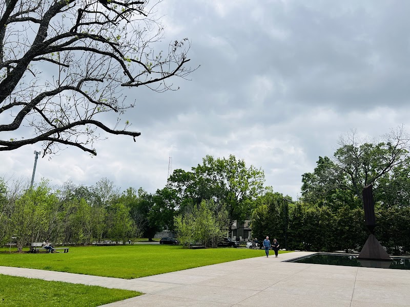 Menil Park - Photo 5
