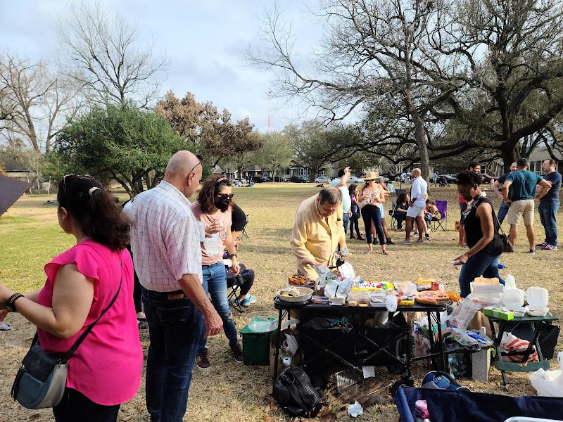 Menil Park - Photo 9