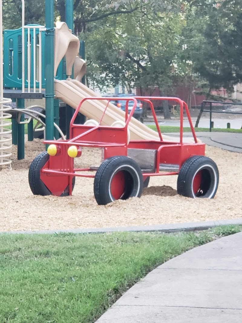 Monarch Park - Photo 3