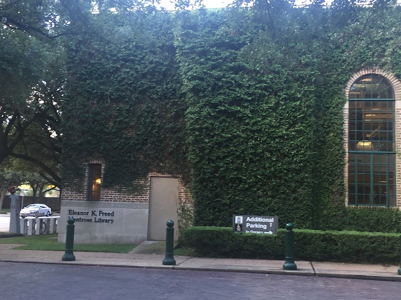 Montrose Library - Photo 7