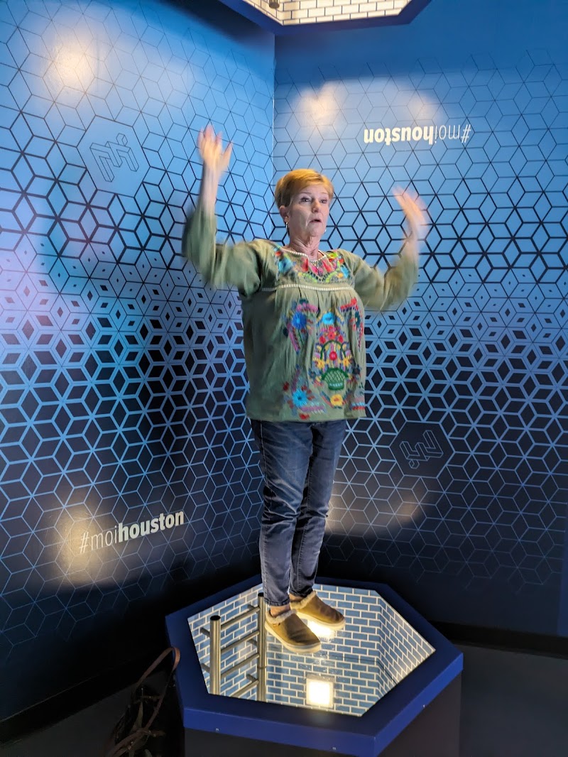 Museum of Illusions Houston - Photo 4
