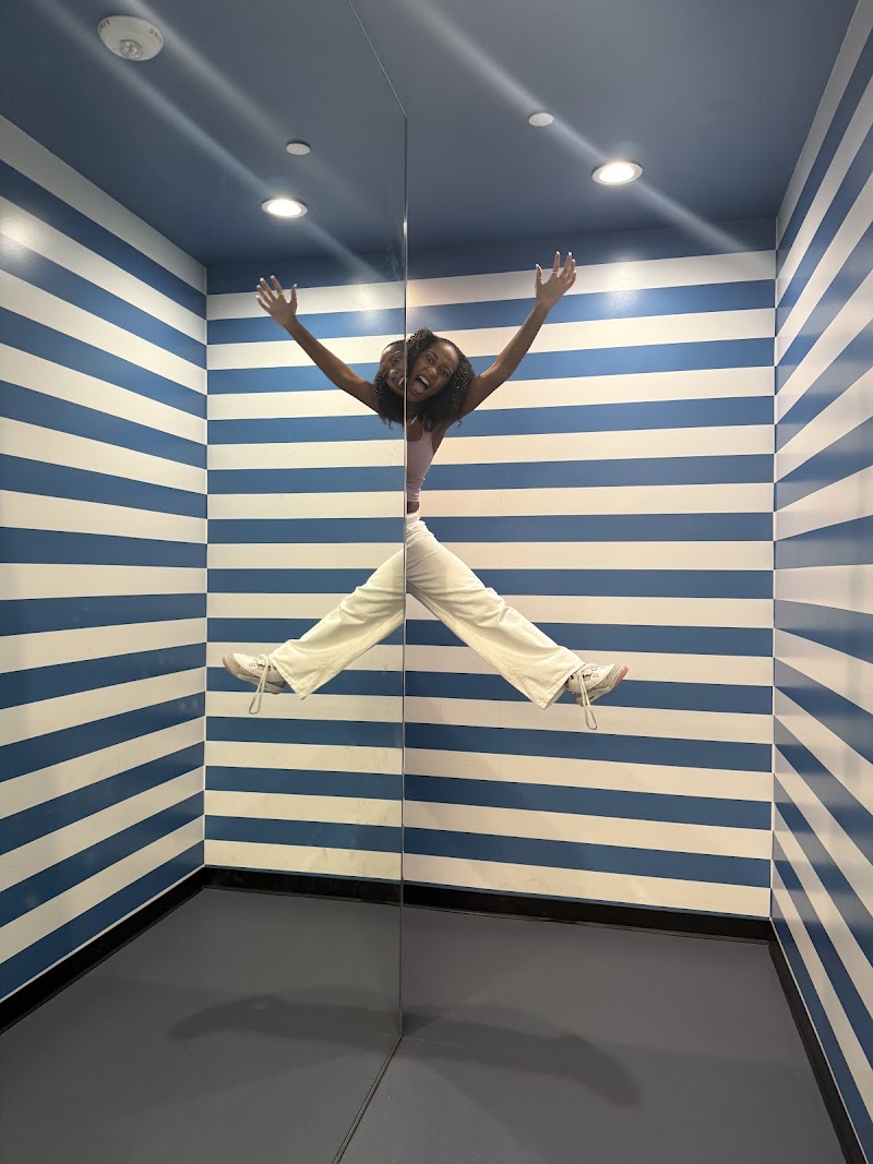 Museum of Illusions Houston - Photo 6