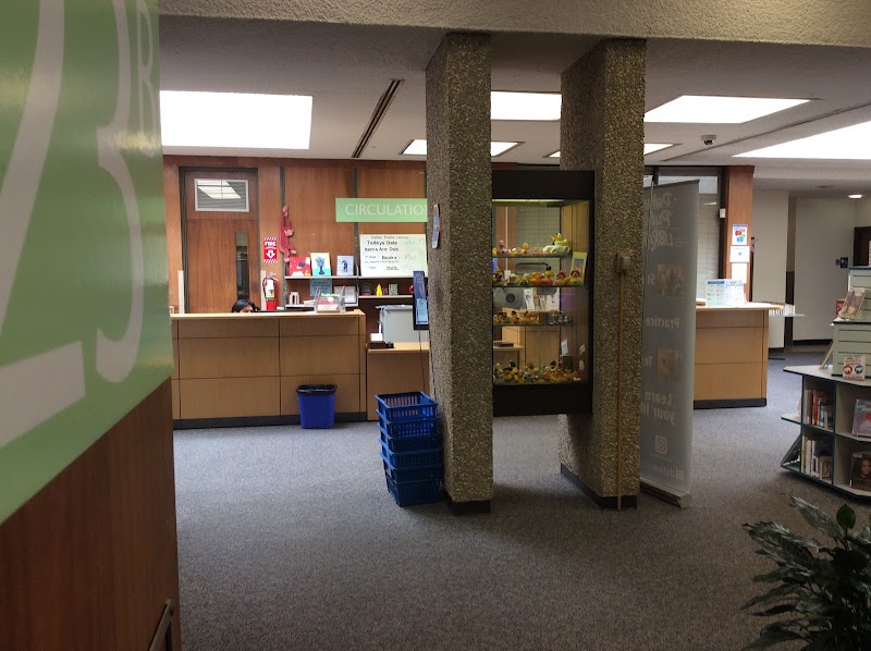 Park Forest Branch Library - Photo 2