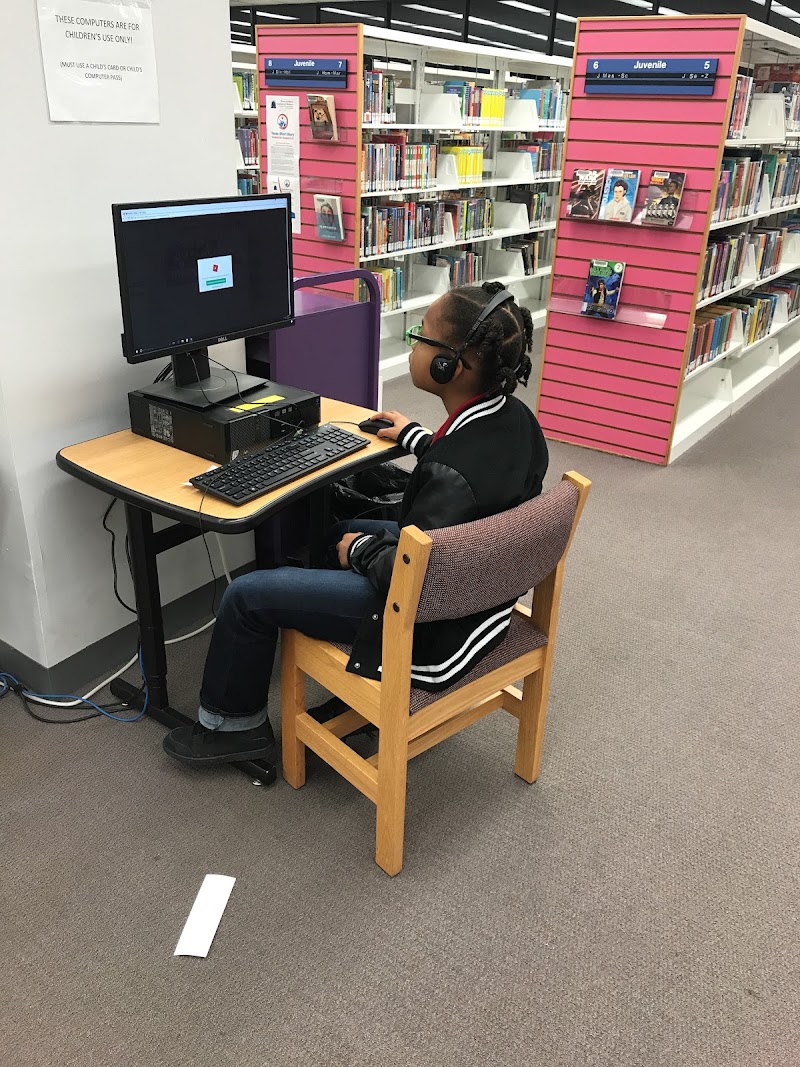Parker Williams Library - Photo 6