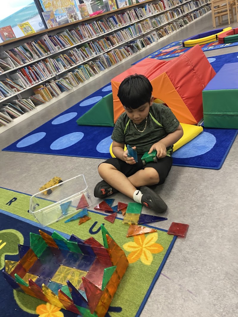 Parker Williams Library - Photo 8