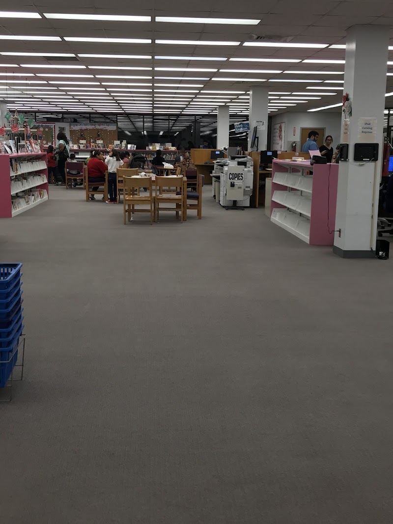 Parker Williams Library - Photo 9