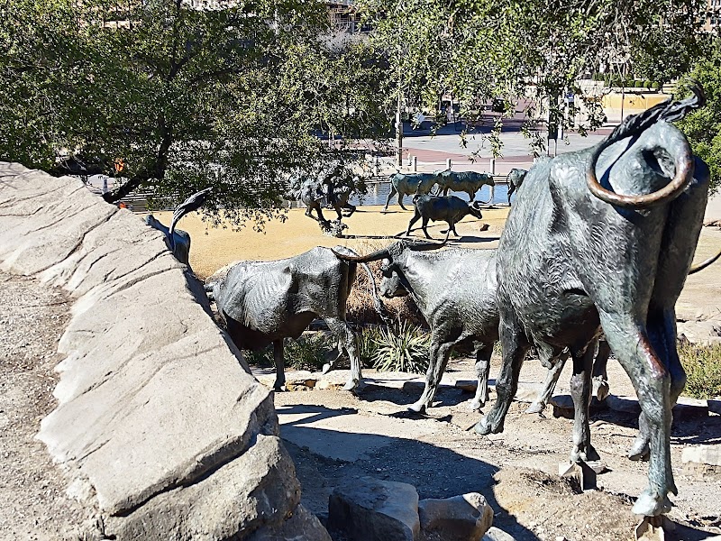 Pioneer Plaza - Photo 10