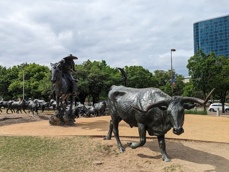 Pioneer Plaza - Photo 7