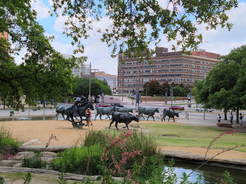 Pioneer Plaza - Photo 9