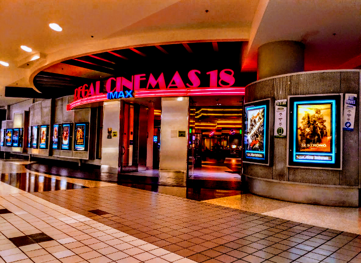 Regal Parkway Plaza