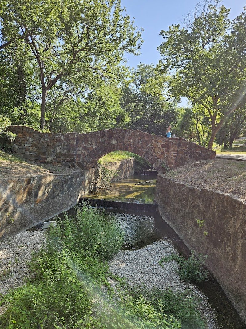Reverchon Park - Photo 8