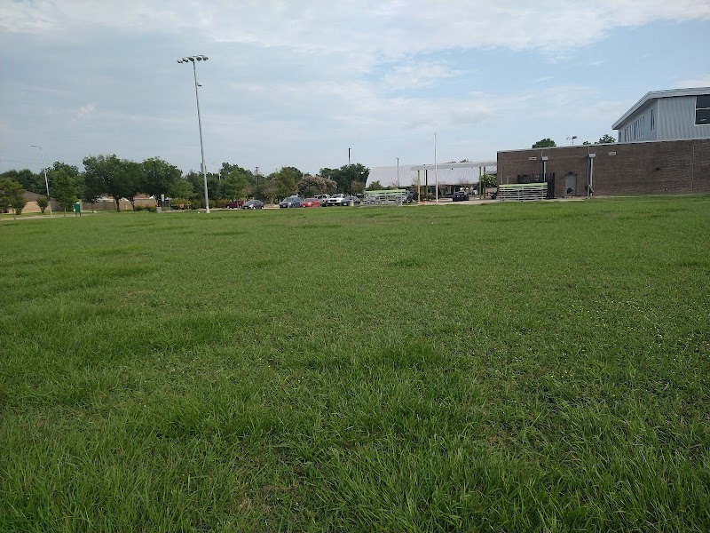 Robinson Park - Photo 7