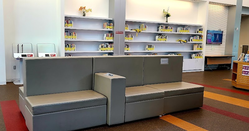 Robinson-Westchase Neighborhood Library - Photo 10
