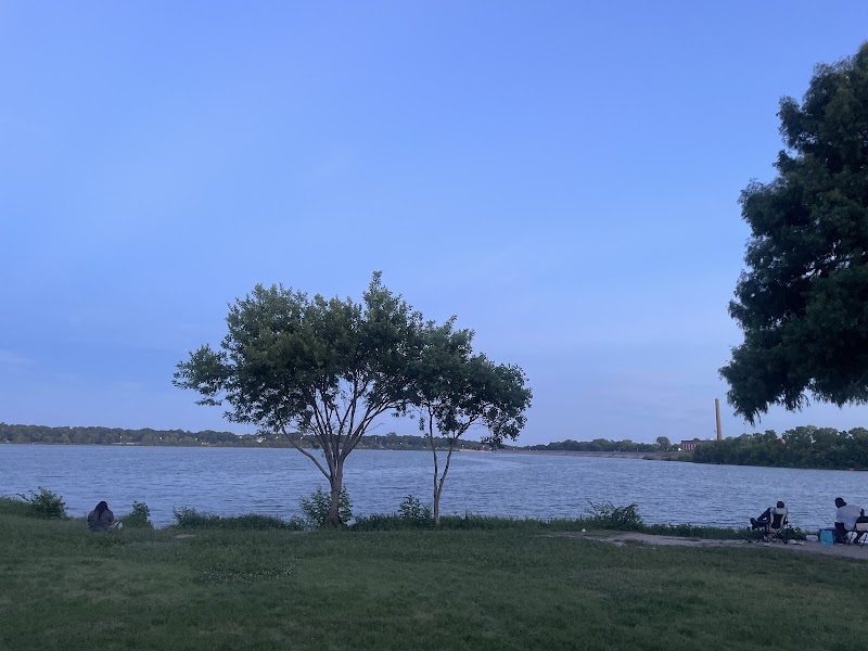Rochester Park - Photo 3