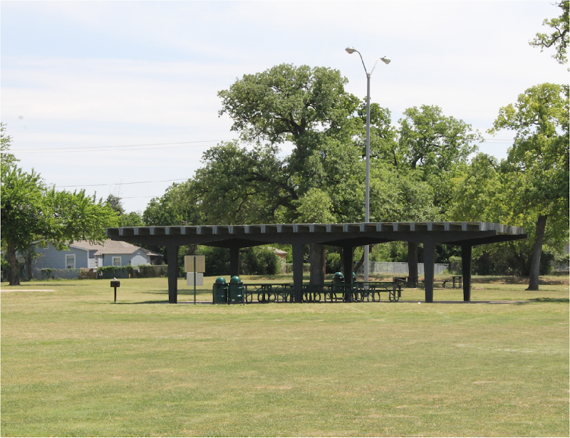 Rochester Park - Photo 5