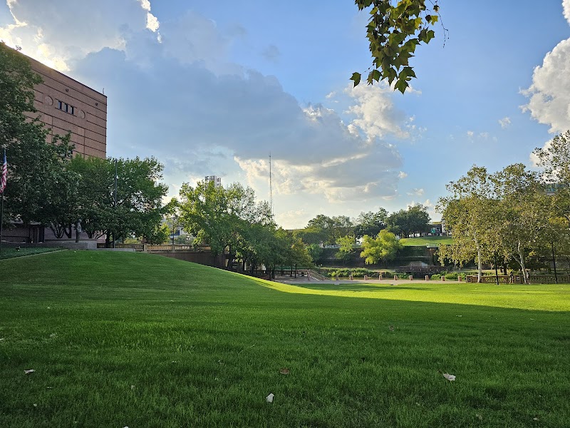 Sesquicentennial Park - Photo 5
