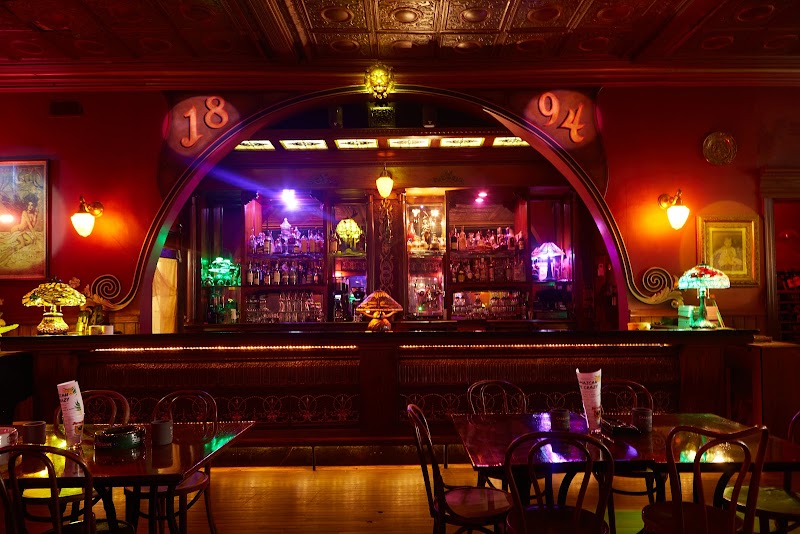 Shaker's Cigar Bar & World Cafe