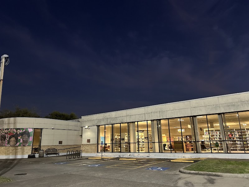 Smith Neighborhood Library - Photo 3