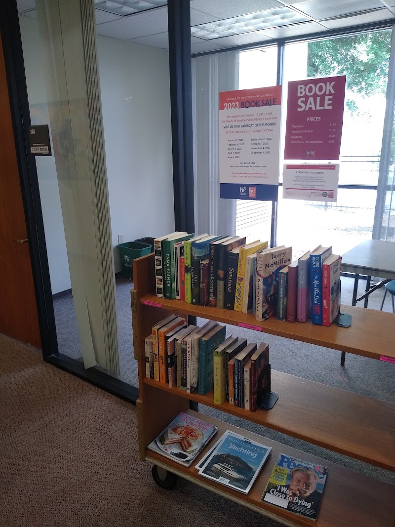 Smith Neighborhood Library - Photo 7