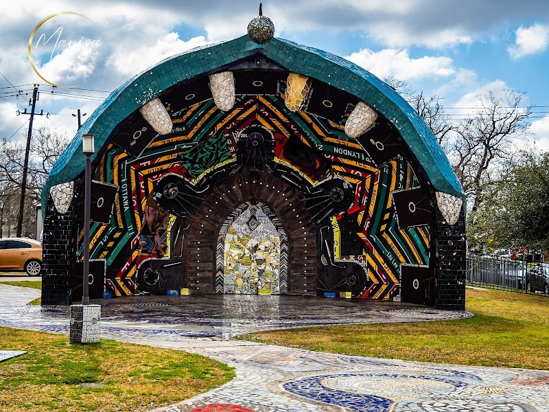 Smither Park - Photo 2
