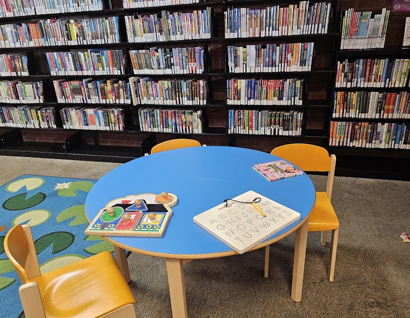 Spicewood Springs Branch, Austin Public Library