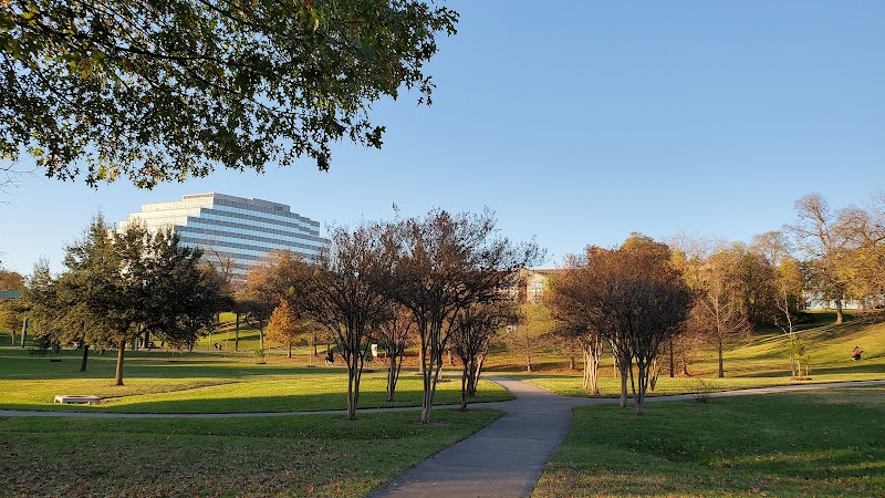 Spotts Park - Photo 2