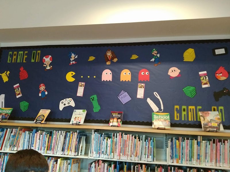 Stanaker Neighborhood Library - Photo 6
