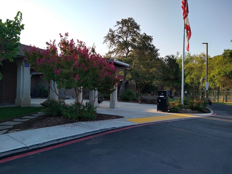 Sylvan Oaks Library