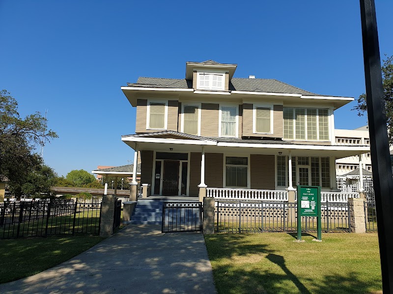 The Heritage Society at Sam Houston Park - Photo 6