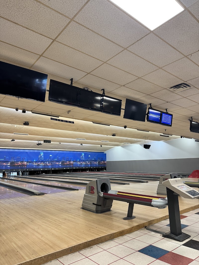 Thunderbird Lanes Castor Ave