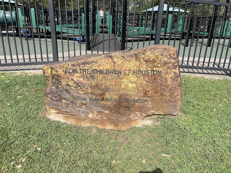 Vale-Asche Foundation Playground at Memorial Park - Photo 3