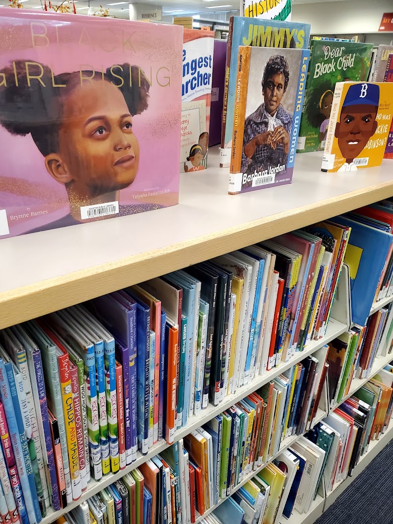 Walter Neighborhood Library - Photo 4